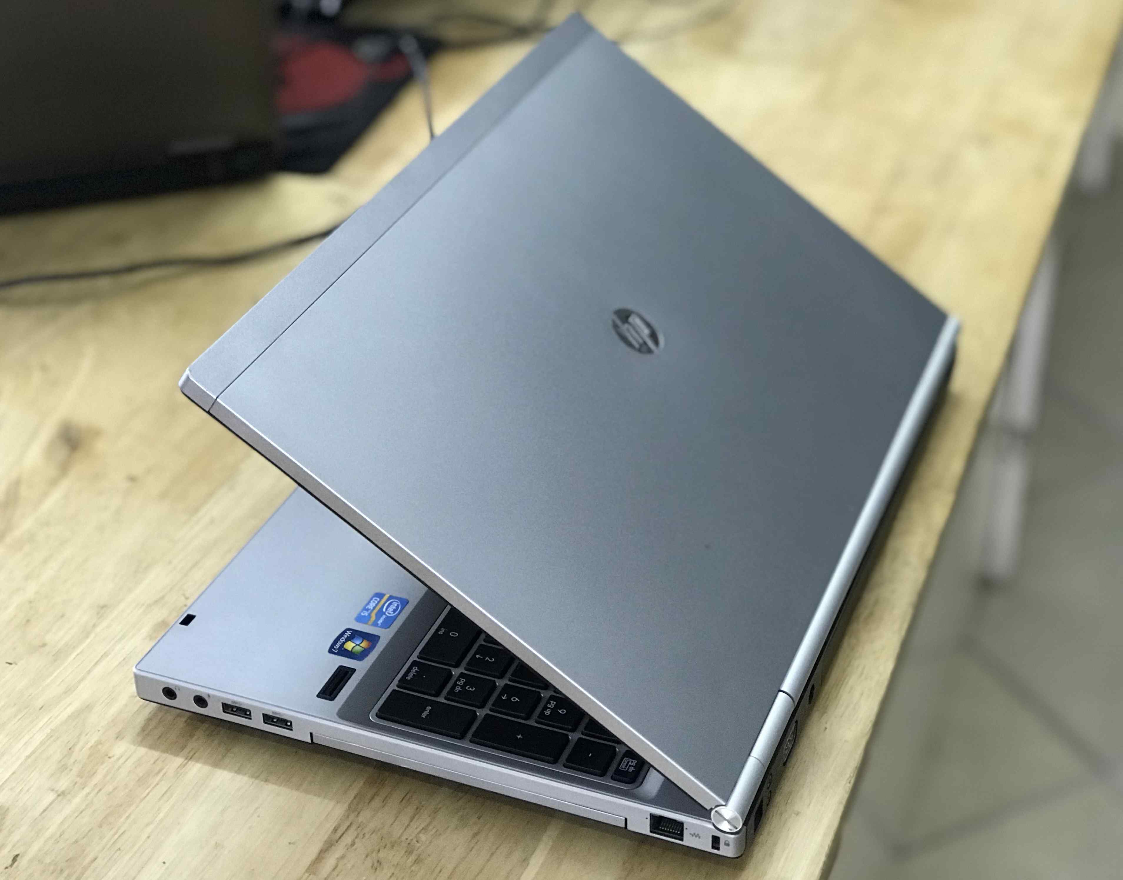 Laptop cũ Hp EliteBook 8560p i5 Card rời