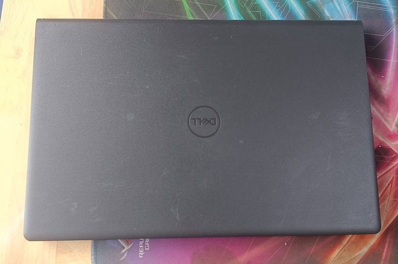 Dell Inspiron 3511 mặt A