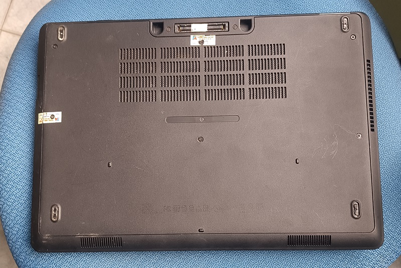 Dell Latitude E5450 mặt D