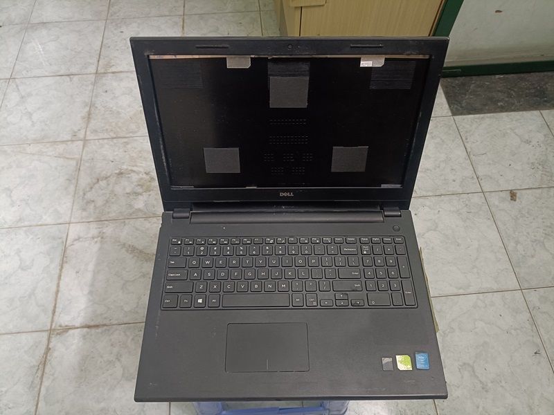 Dell Inspiron 3542 mặt B, C