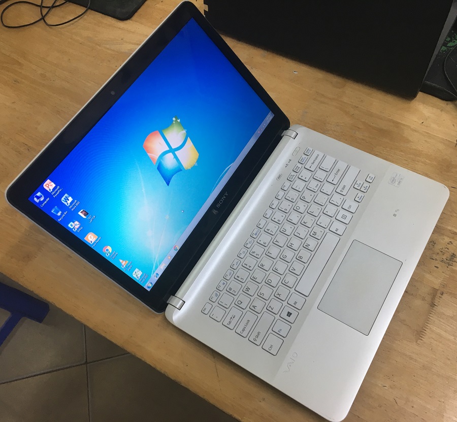 Laptop sony SVF14 core i3