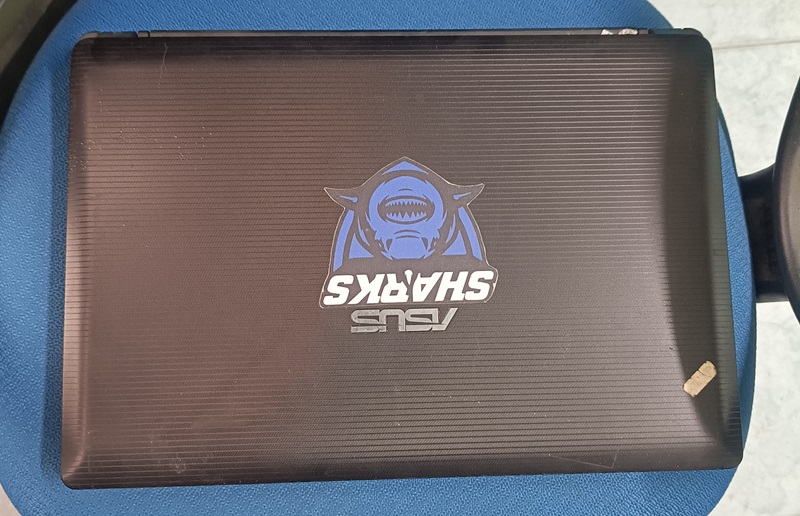 Asus A43e mặt A