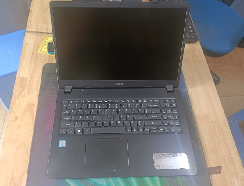 Acer Aspire A315-54 mặt B,C