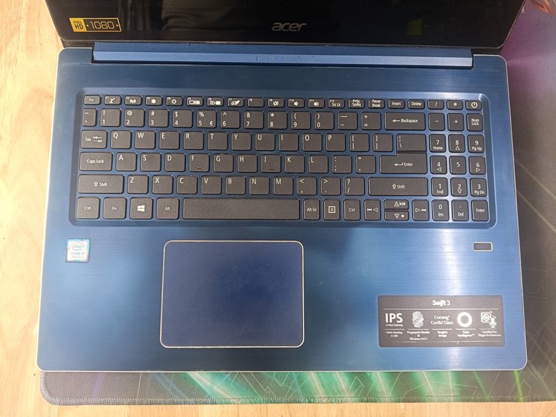 Acer Swift SF 315-51 mặt C