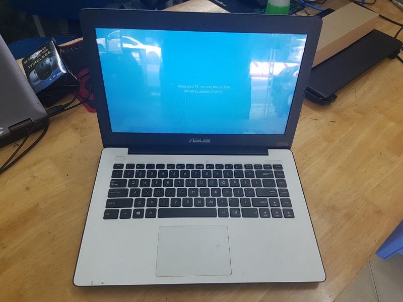 Laptop Asus X453S màu trắng