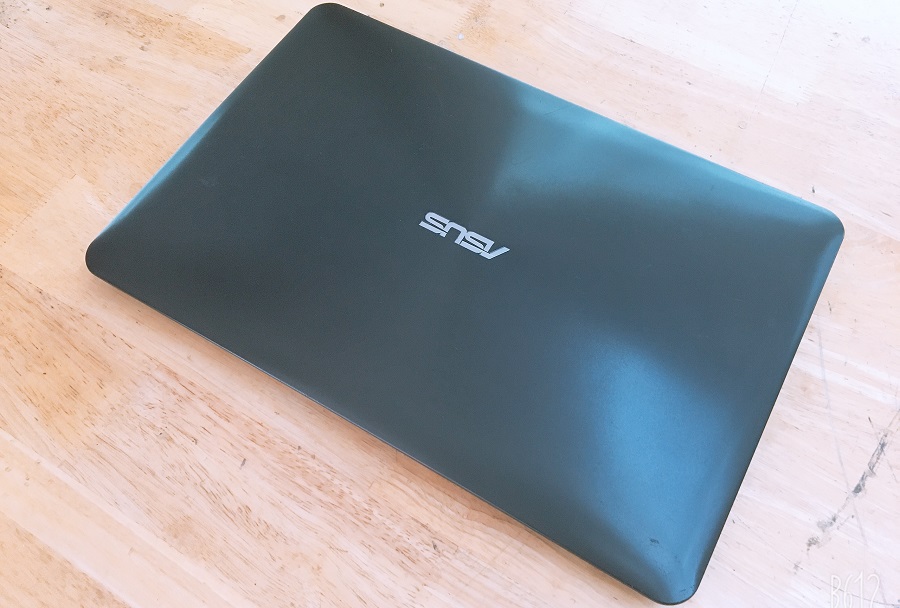 mặt trên laptop asus x555