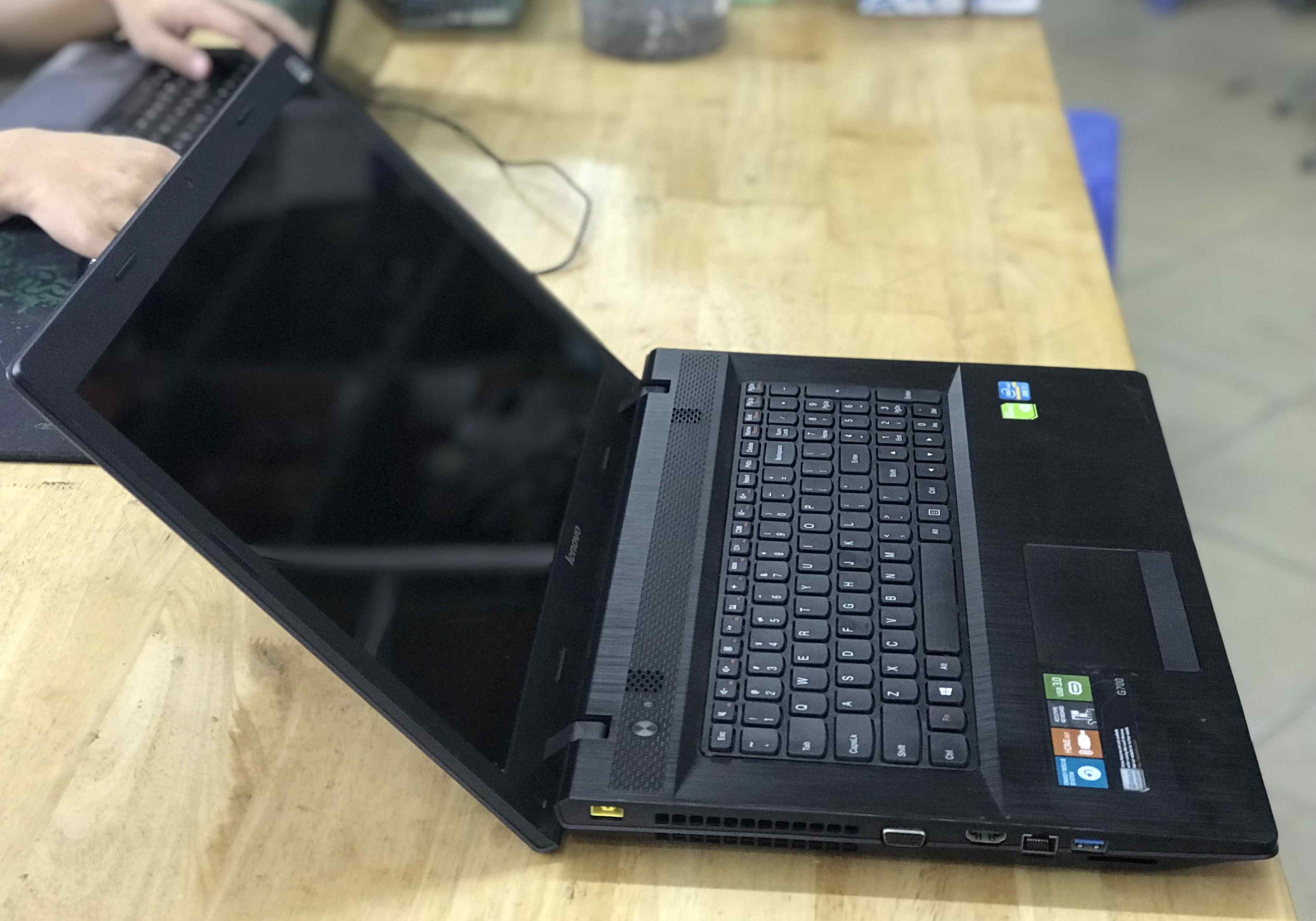 bán laptop cũ lenovo g700 i7 giá rẻ tại hà nội