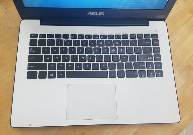 Laptop Asus X453S màu trắng