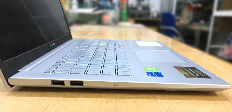 laptop asus vivobook S15 A515E