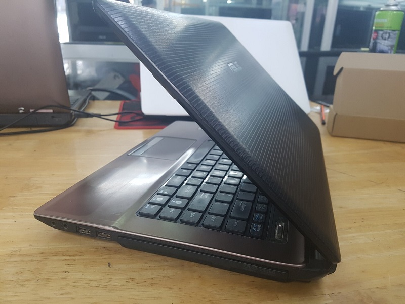 Laptop cũ Asus K43SD màu cà phê