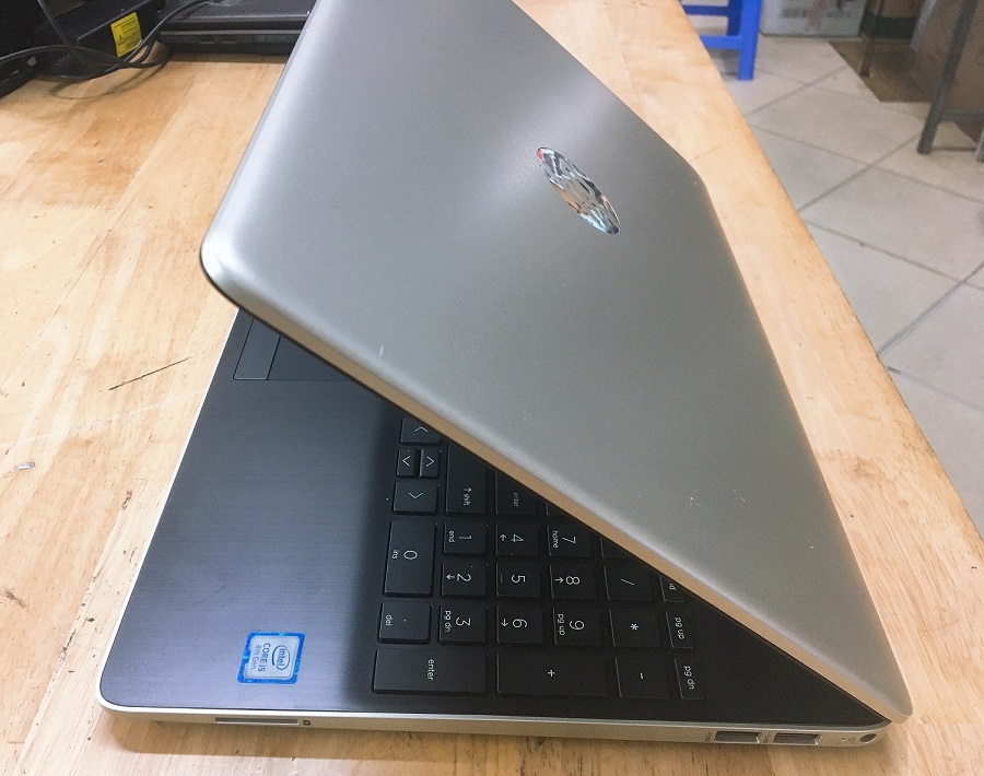 cạnh phải laptop hp 15s-d