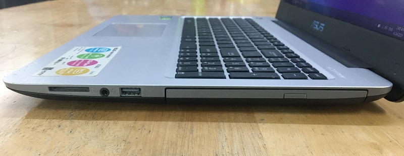 laptop cũ asus X556ur