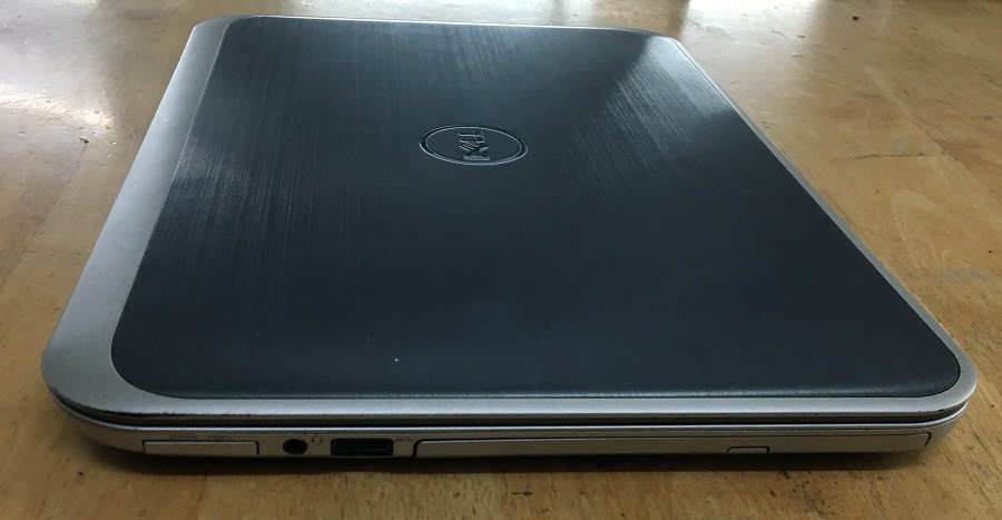 cạnh phải laptop dell 5423