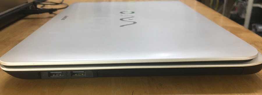 canh phải laptop sony svf14