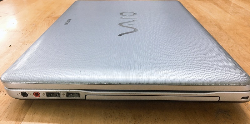 cạnh phải laptop sony vgn-nw