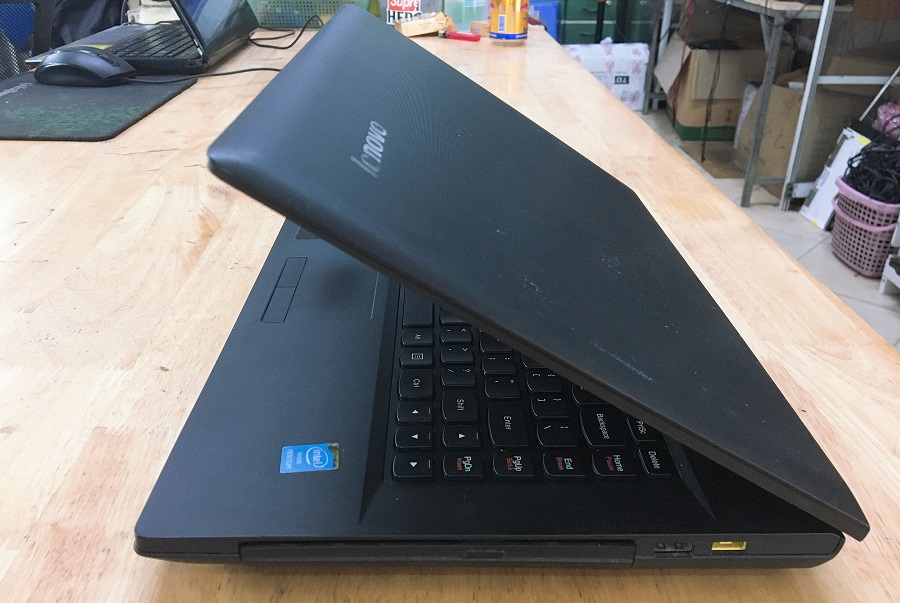 cạnh phải laptop lenovo G400