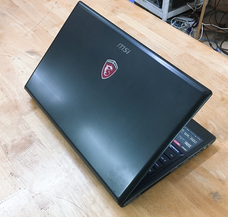 cạnh sau laptop cũ msi GE60