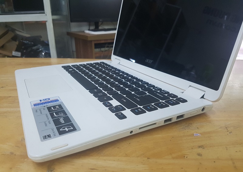 Laptop Acer R3-471T