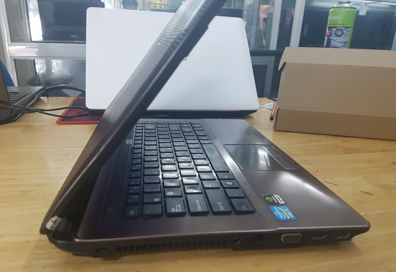 Laptop cũ Asus K43SD màu cà phê