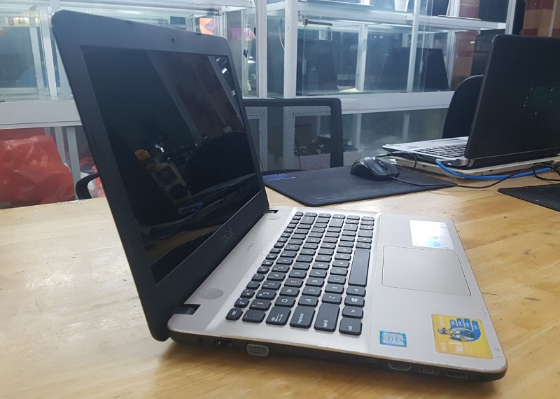 Laptop cũ Asus X441UA