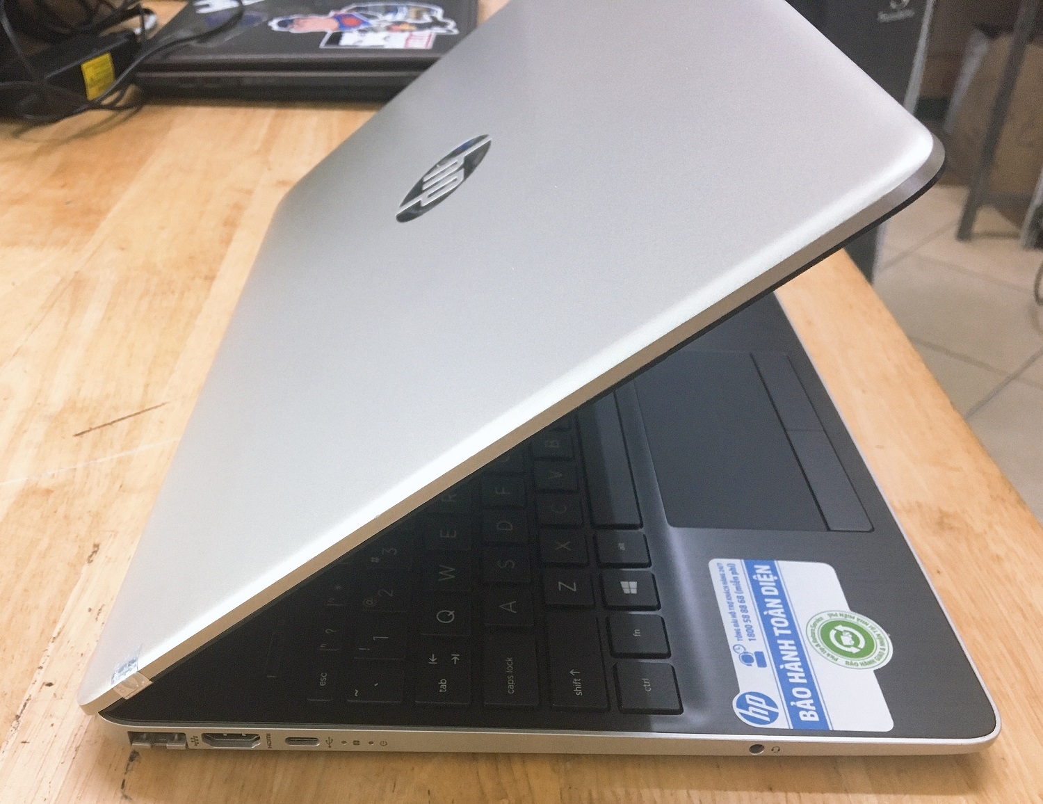 cạnh trái laptop hp 15s-du0063tu