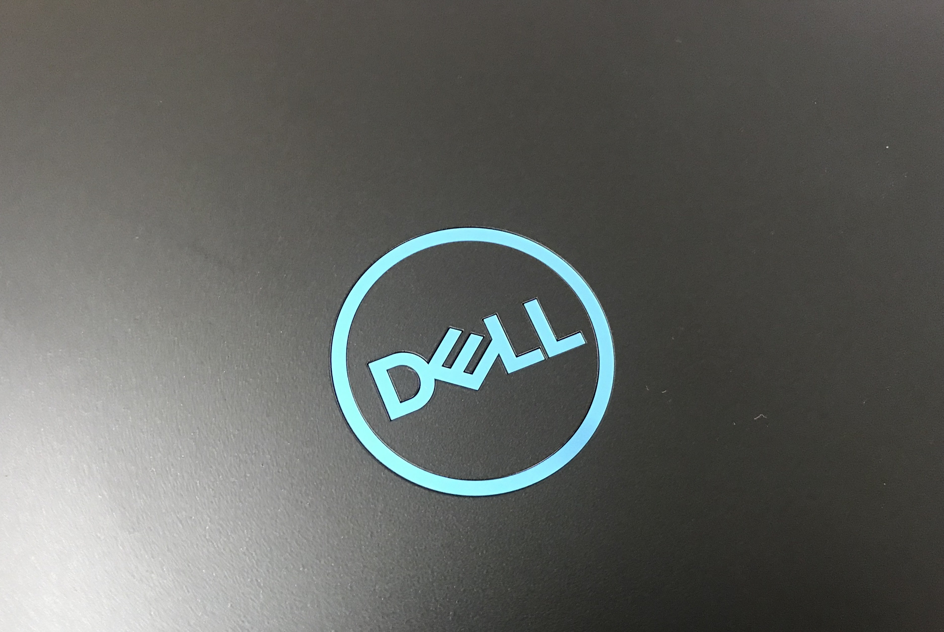 đánh giá thiết kế dell g7 7588 5