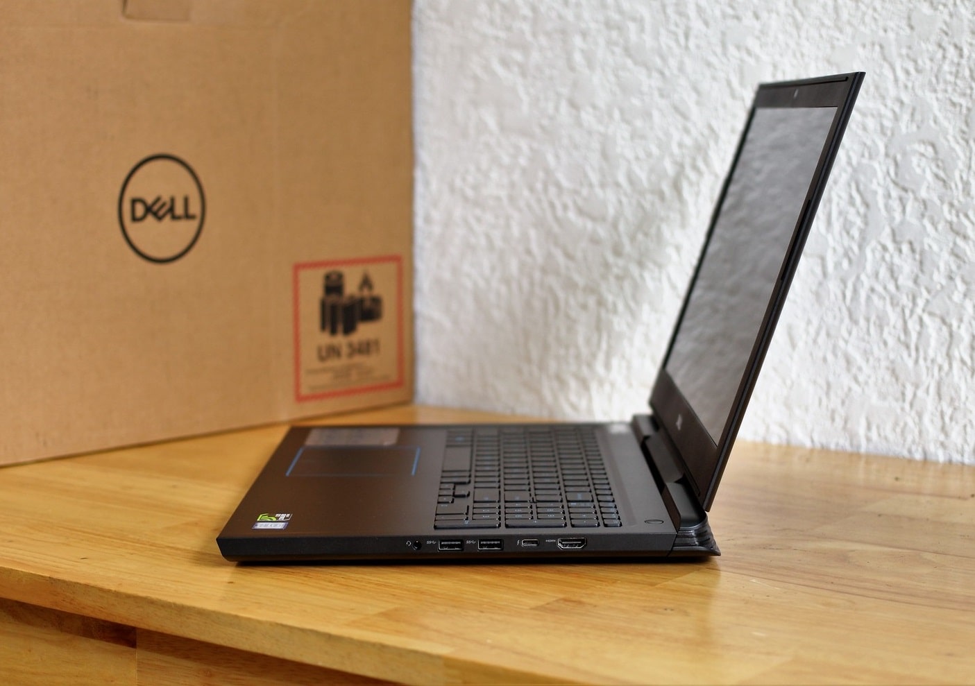 đánh giá thiết kế dell g7 7588 6