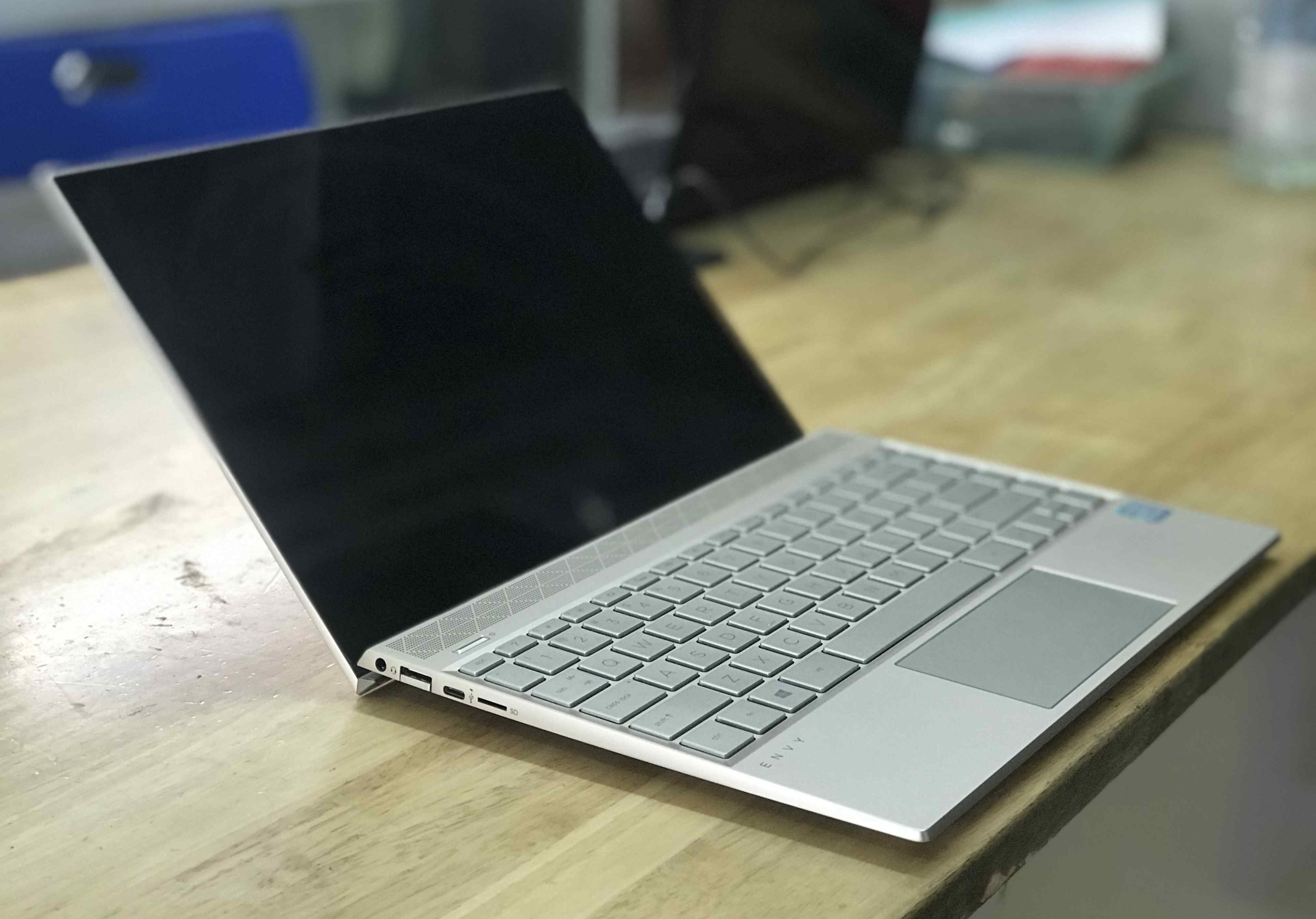 đánh giá thiết kế hp envy 13 - ah1011tu 3