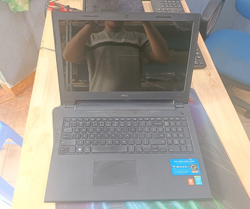 Dell Inspiron 3543 mặt B, C