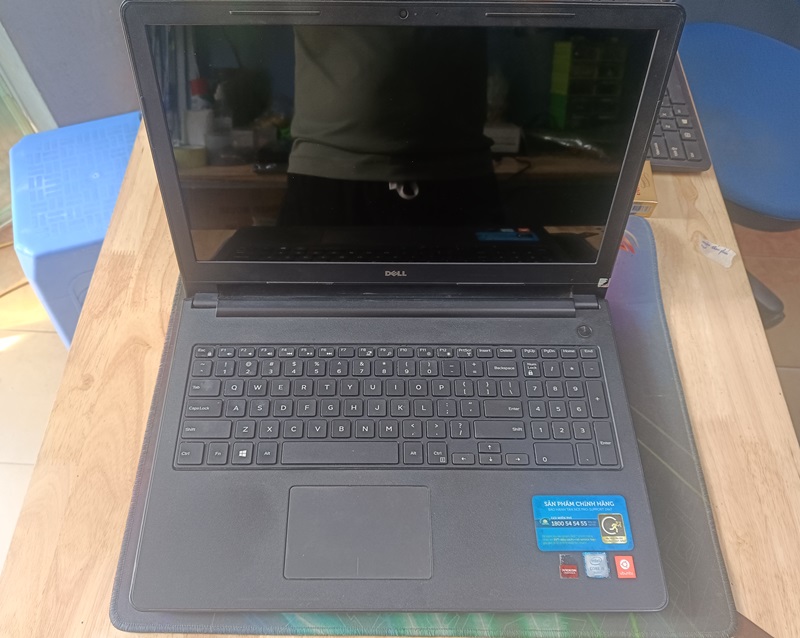 Dell Inspiron 3559 mặt B, C