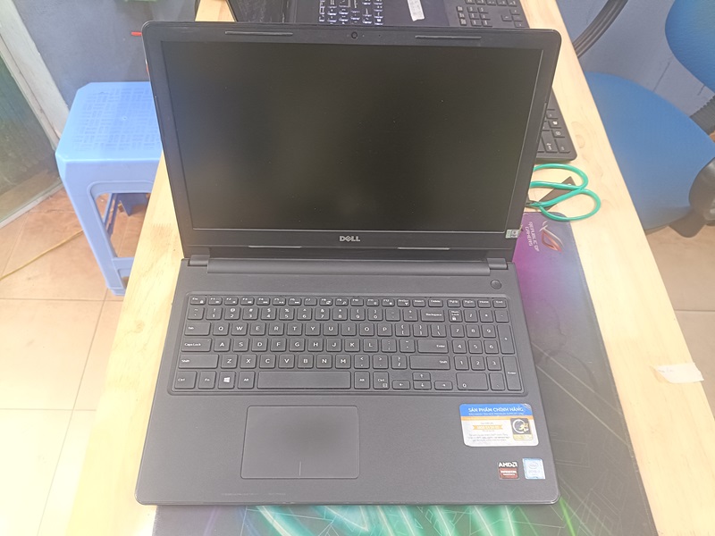 Dell Inspiron 3567 mặt B, C