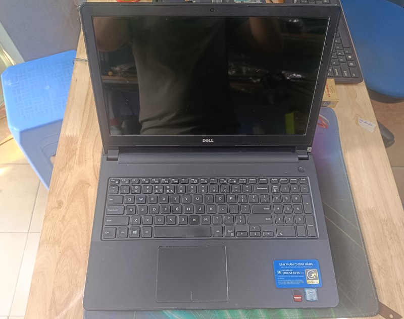 Dell Vostro 3559 mặt B, C