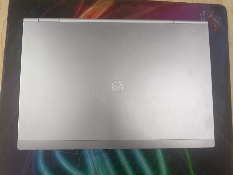 HP 8470p mặt A