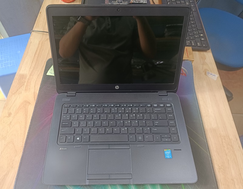 Hp Zbook 14 G2 mặt B, C