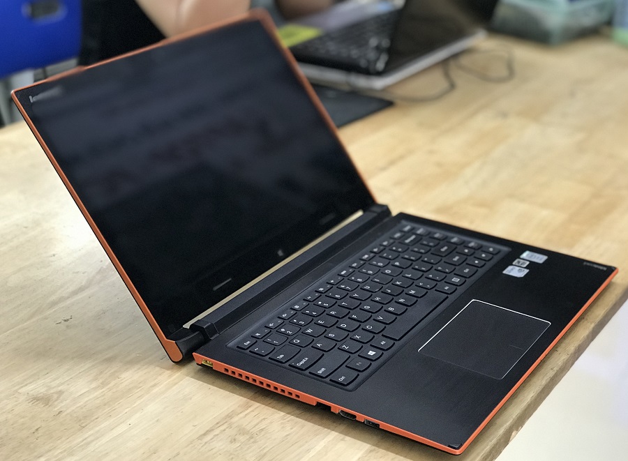 laptop cảm ứng