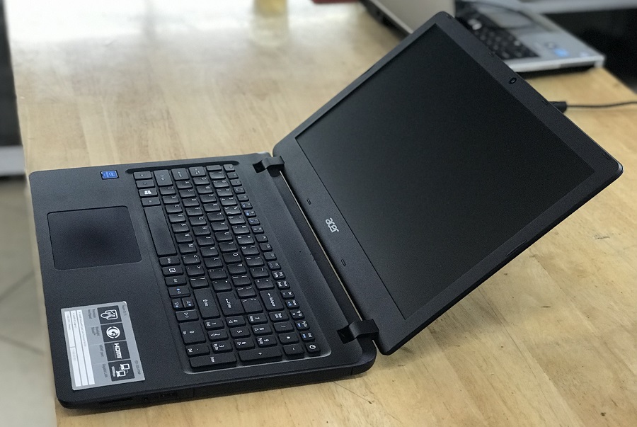 laptop cũ acer aspire es1-533