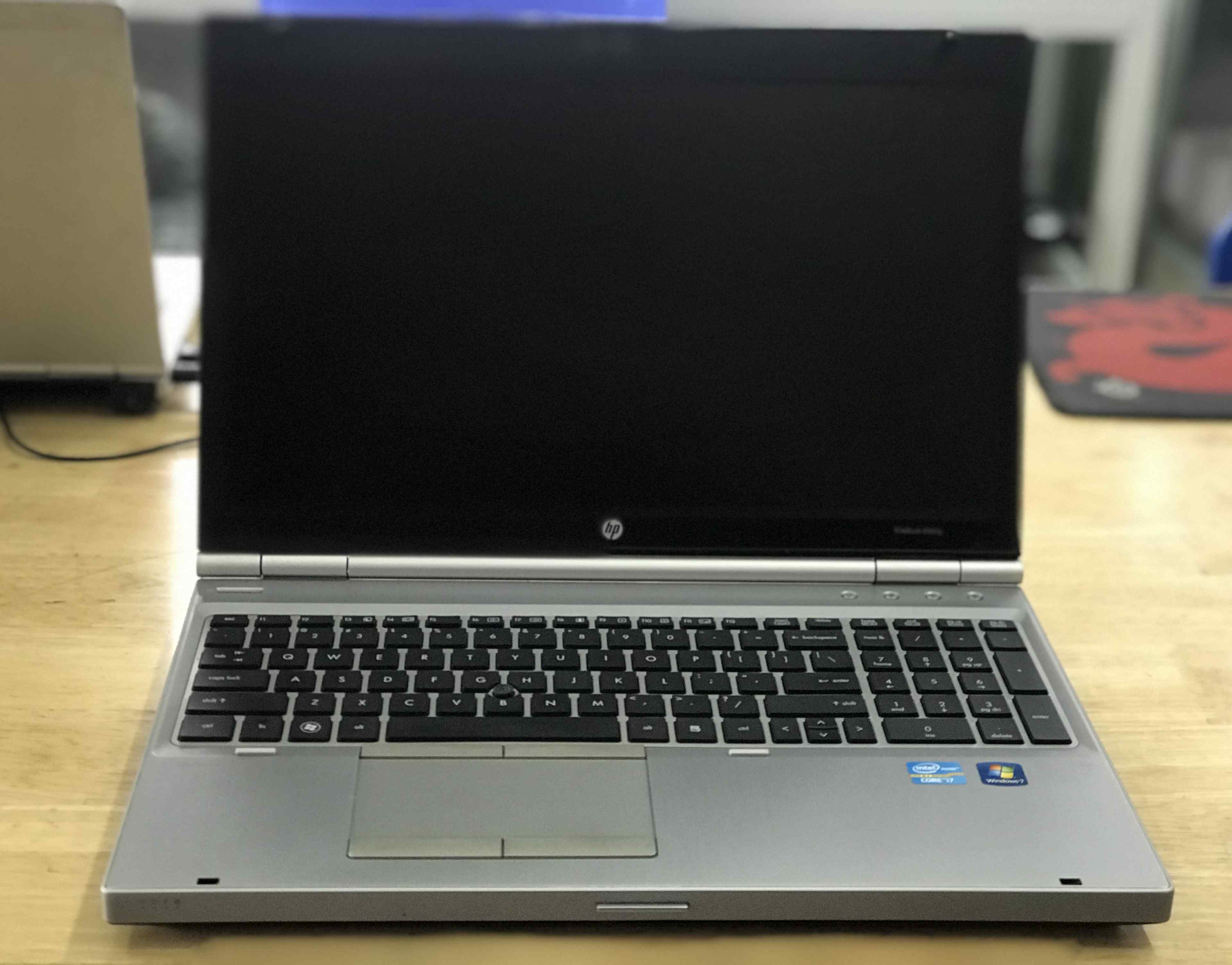 b&aacute;n laptop cũ hp elitebook 8560p gi&aacute; rẻ