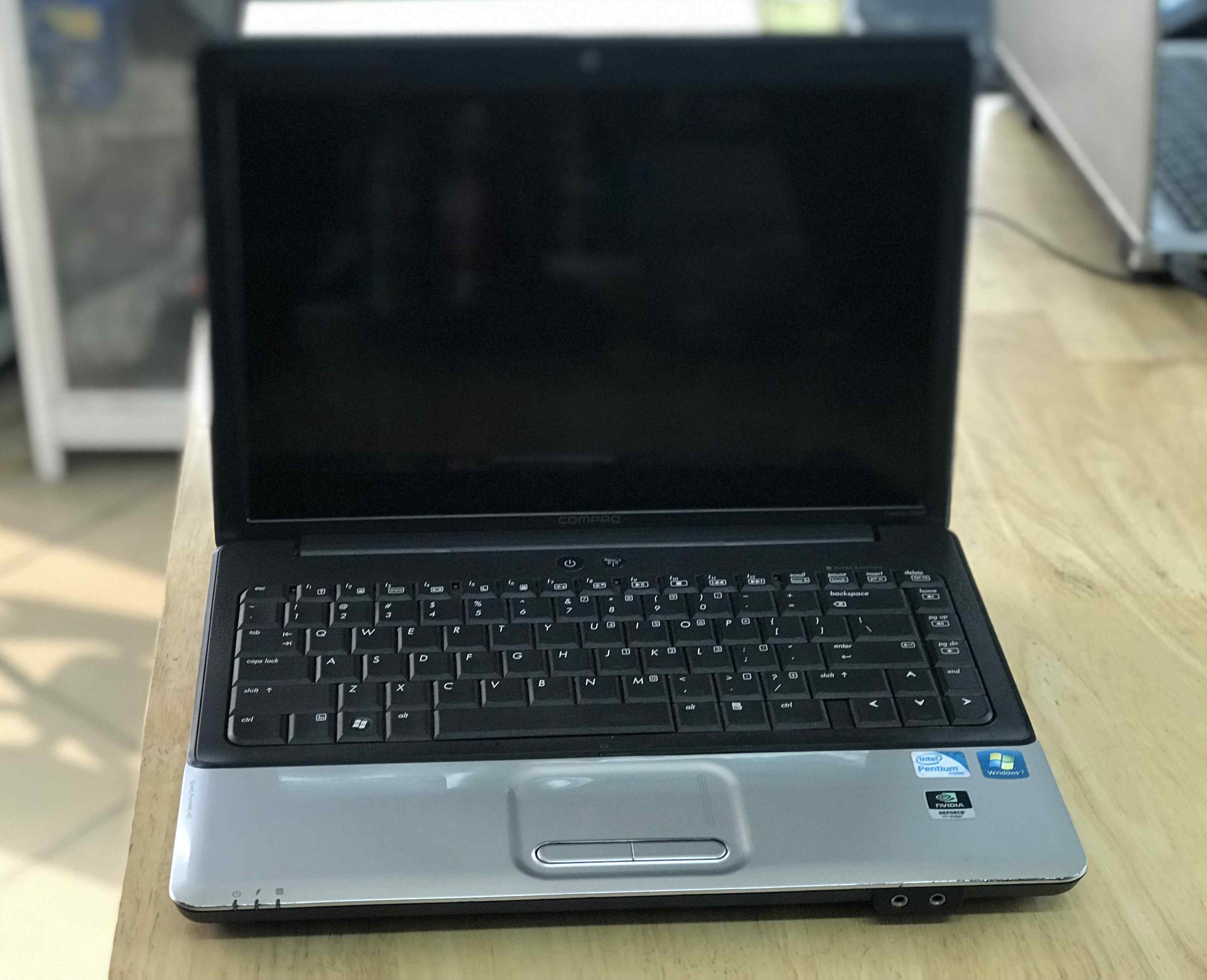 bán laptop cũ hp cq40