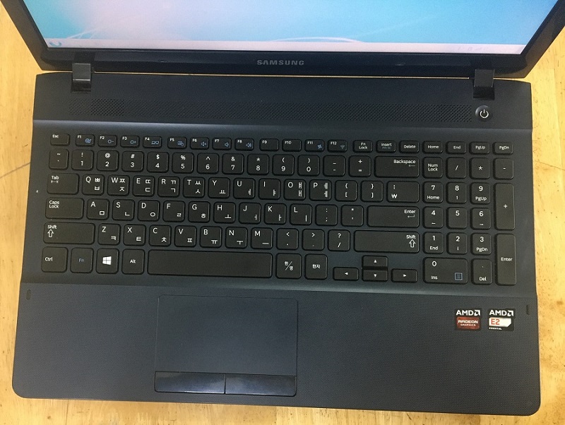 laptop cũ samsung NT275E