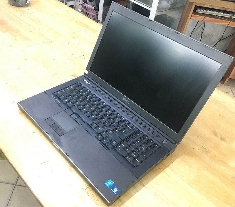 laptop cũ dell M6800