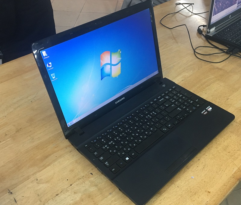 laptop cũ samsung NT275E