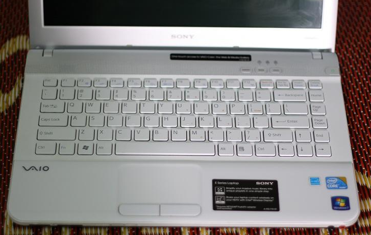 Laptop cũ sony waio VPCEA12EG