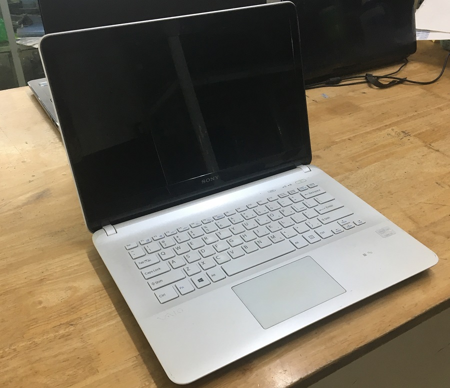 laptop sony SVF14 core i3