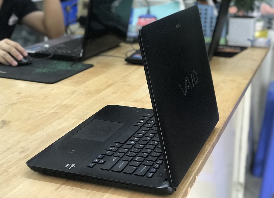 laptop sony svf14 i3