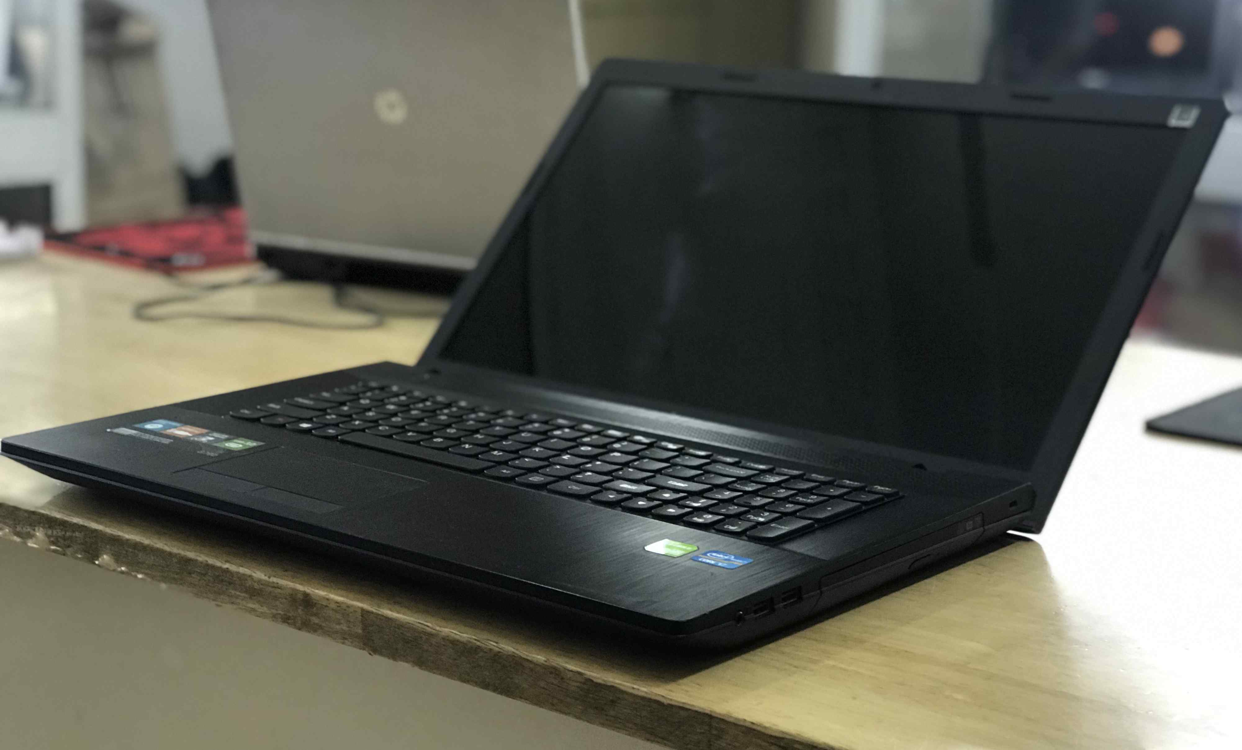 bán laptop cũ lenovo g700 i7 giá rẻ tại hà nội