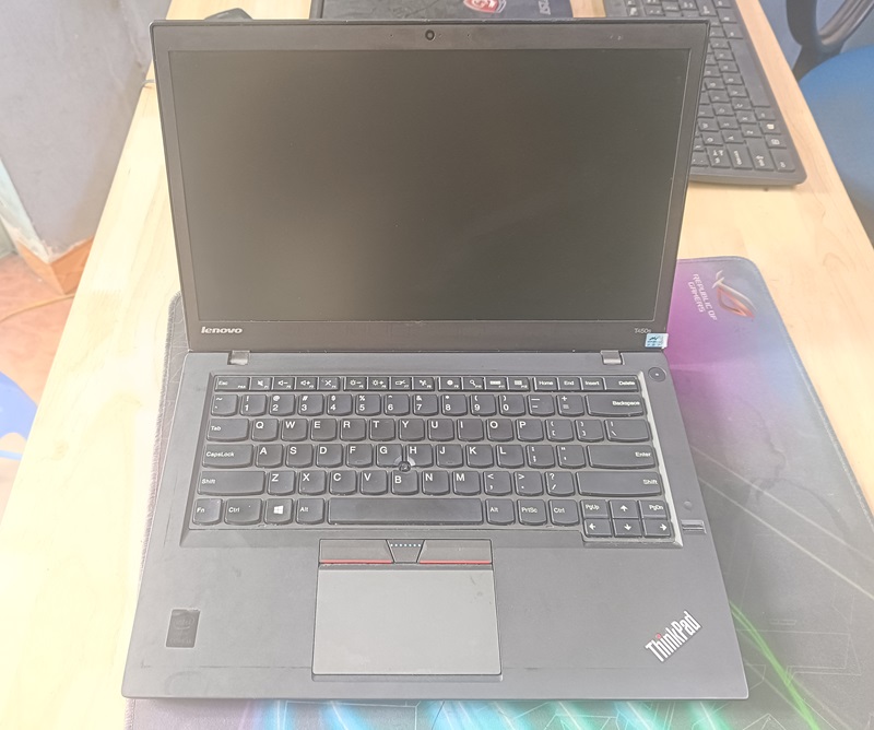 Lenovo Thinkpad T450s mặt B, C