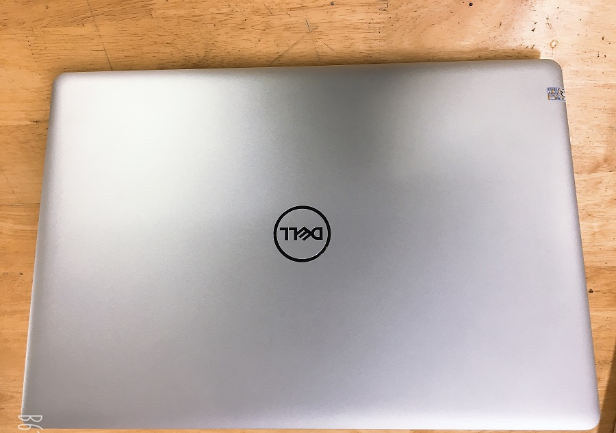 Mặt sau laptop dell inspiron 5570