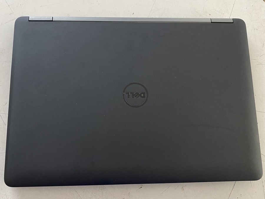 mặt trên laptop dell E7470