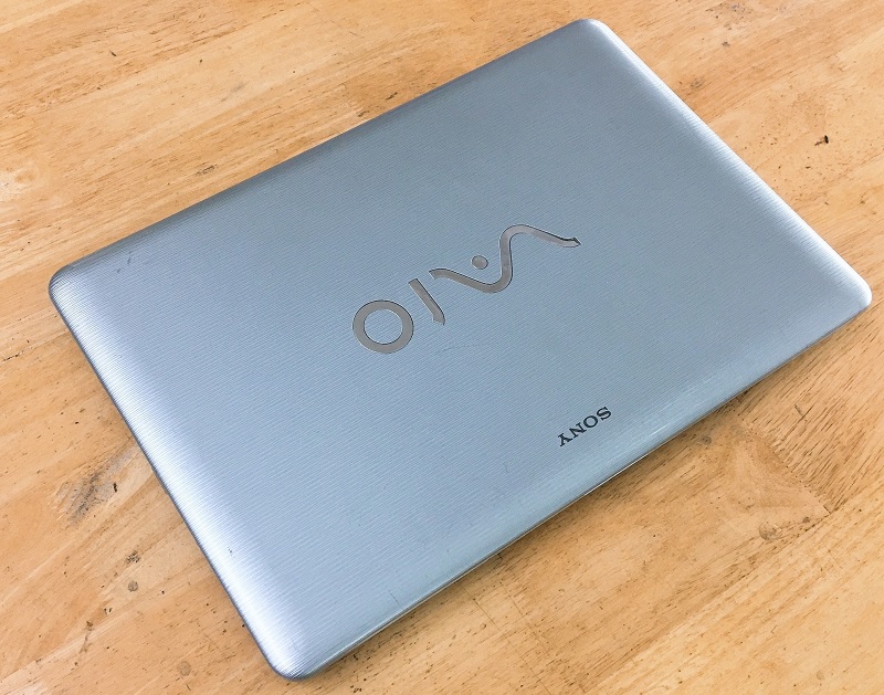 mặt trên laptop sony vgn-nw