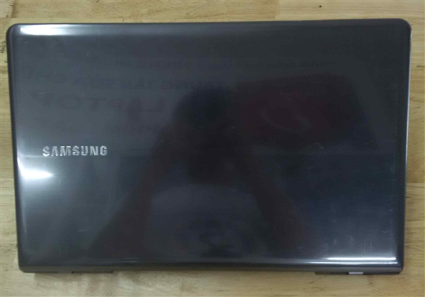 Vỏ laptop Samsung 355v